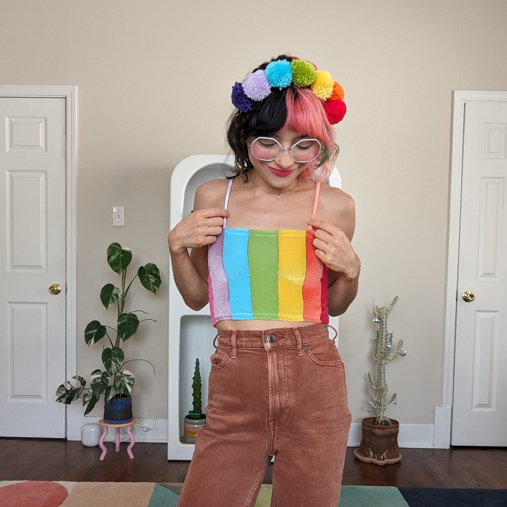 🚫 CLOTHING SWAPPED - K.S. Garner Rainbow Luna Top - Picture 1 of 7